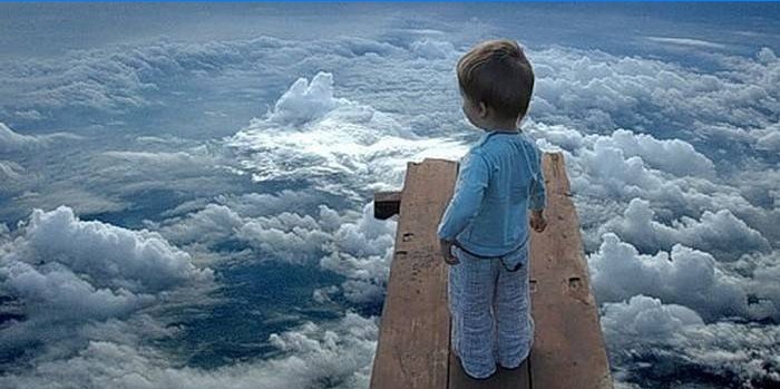 Baby over skyerne