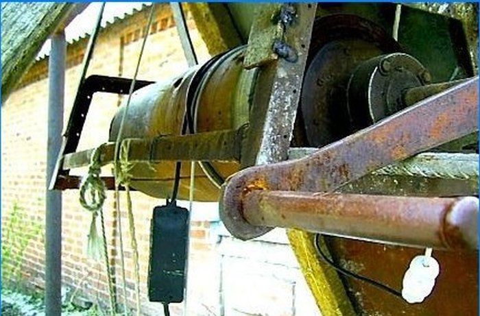 Automatisk vandforsyning af et privat hus fra en brønd