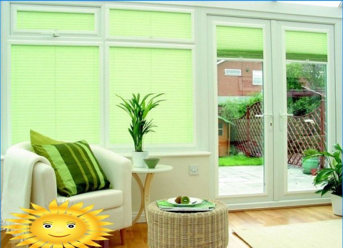 Plisserede gardiner i design af en moderne lejlighed