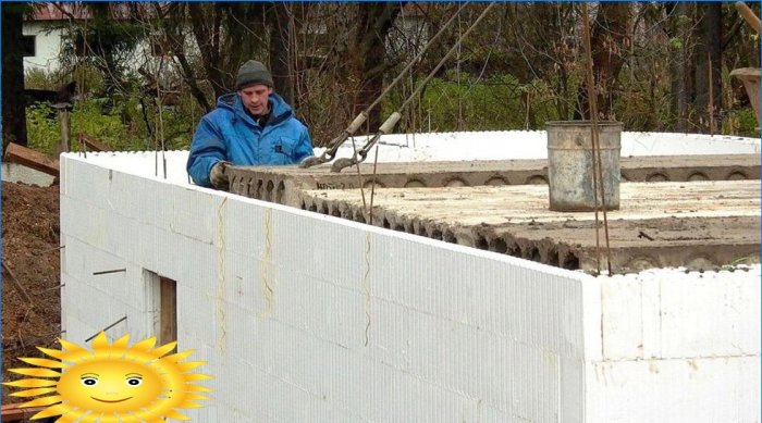 Installation af gulvplader fra permanent forskalling