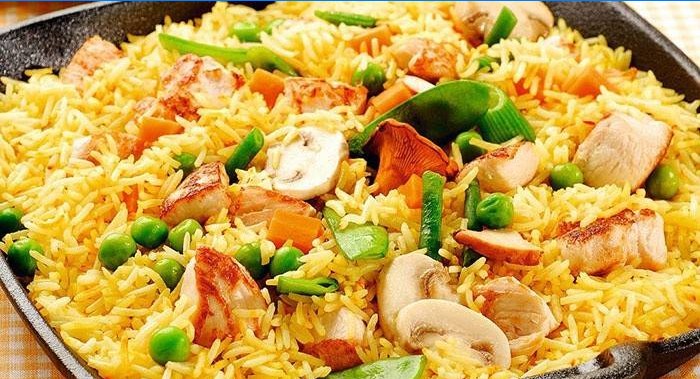 Pilaf med svampe og kylling