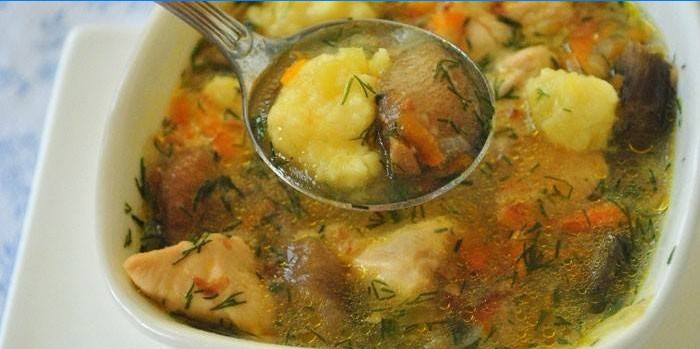 Boghvede, kylling og kartoffelsuppe