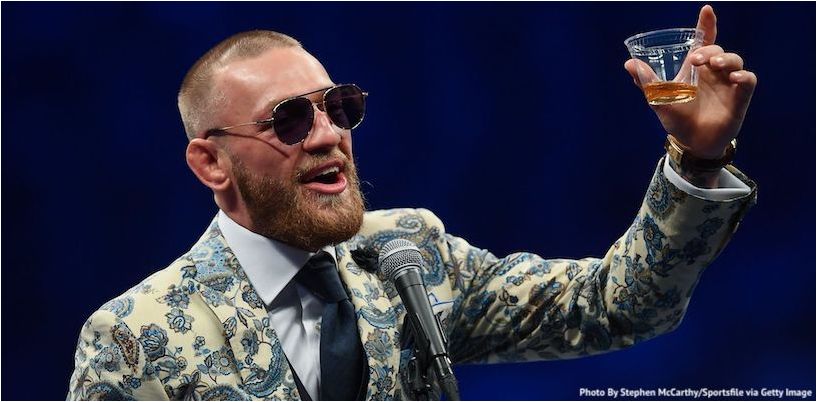 Conor McGregor med whisky