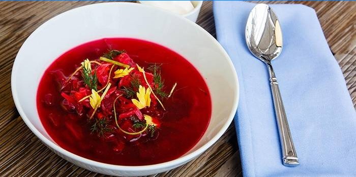Klassisk rødbetssuppe på kvass