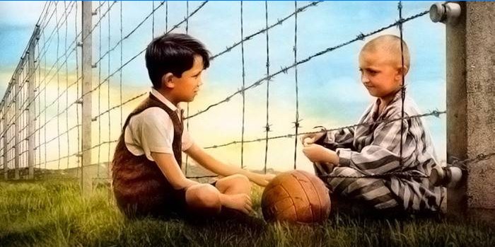 Trist film - En dreng i stribet pyjamas