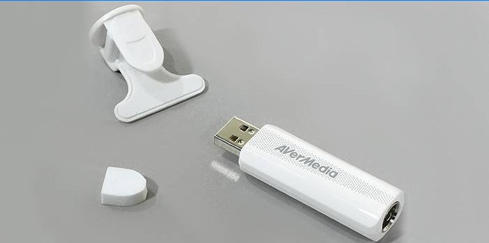 USB-videotuner med antenne til AVerMedia Technologies TD310 bærbar computer