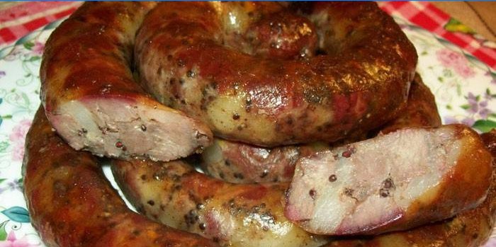 Hjemmelavet hakket kødpølse