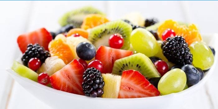 Frugtsalat med bær