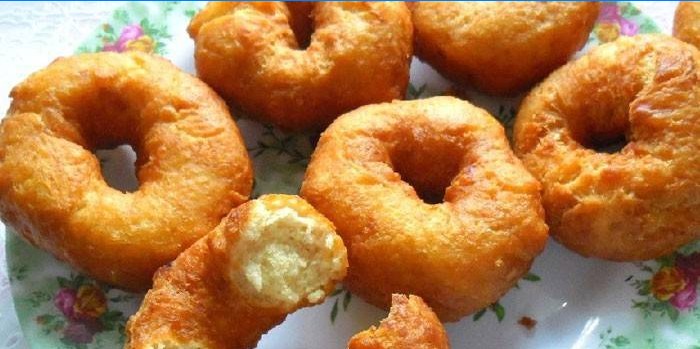 Stegte ingefærbrød donuts