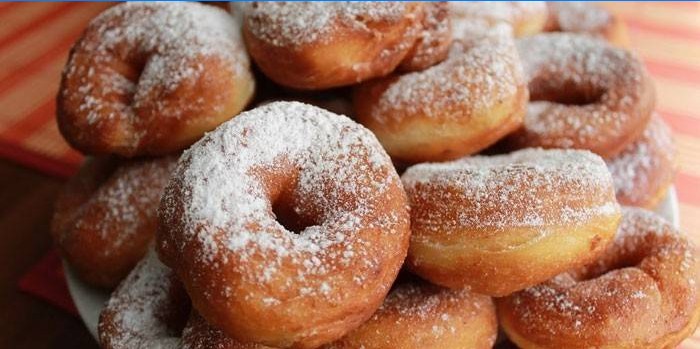 Færdig gær donuts