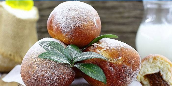 Kogt kondenseret mælk donuts