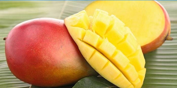 Mango frugt hel og skiver