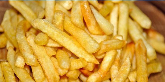 Bagt pommes frites på pergament