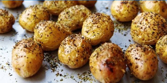 Bagt kartoffel i krydret urter