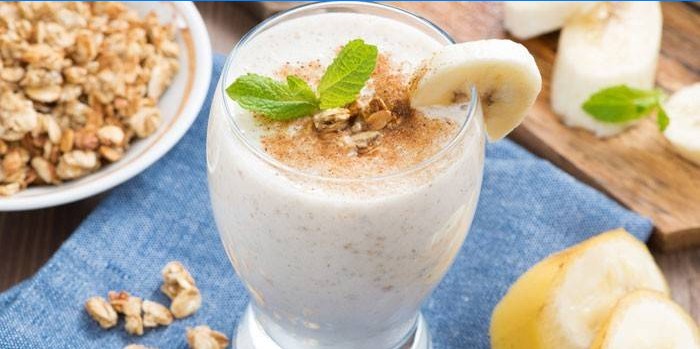 Kefir med banan og kanel