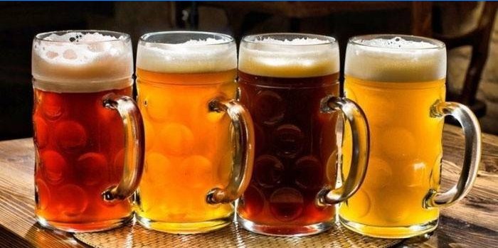 Øl af forskellige sorter i glas