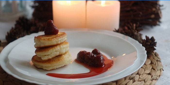 Fritters med jordbærsyltetøj