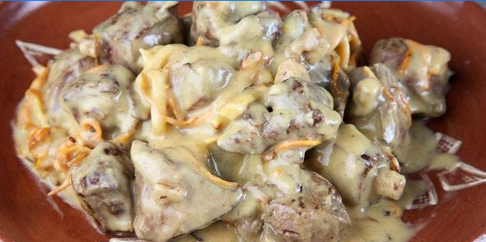 Braised lever i en cremet sauce