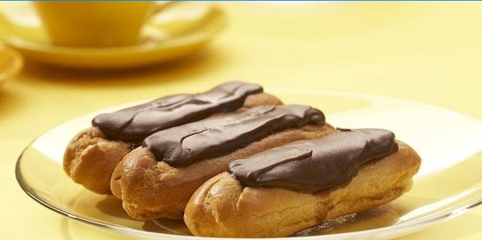 Chokoladebelagte eclairs