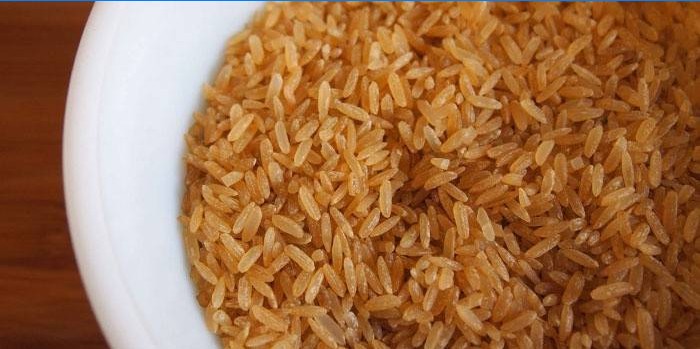Tallerken med brun ris