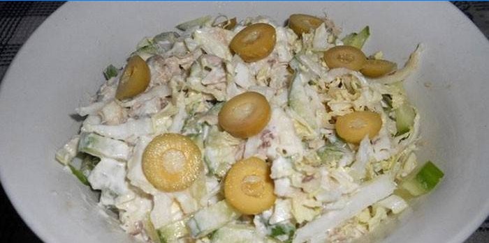 Kinesisk kål og tun salat