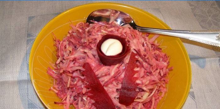 Rødbeder salat med kål