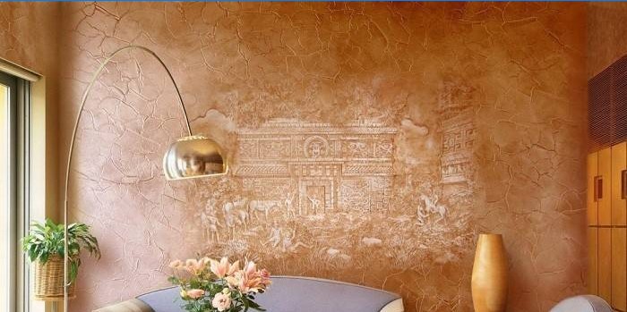 Dekorativt gips med silkeeffekt og vægmaleri på væggen