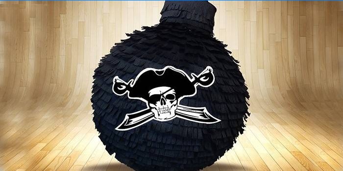 Cannonball pinata med piratsymbol