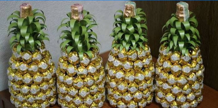 Ananas lavet af slik og champagne