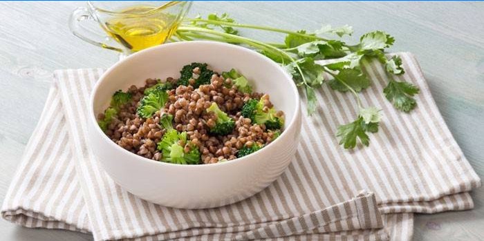 Boghvede grød med broccoli