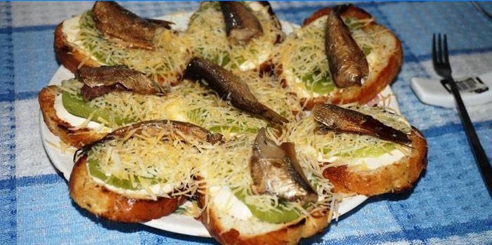 Sandwich med brisling og kiwi