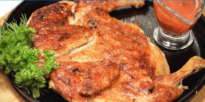 Bagt tobakskylling med sauce