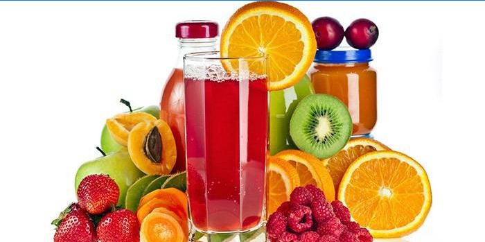 Frugt og et glas juice