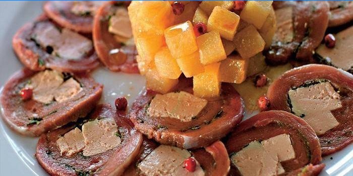 Syltede andebryst med foie gras og pære salsa