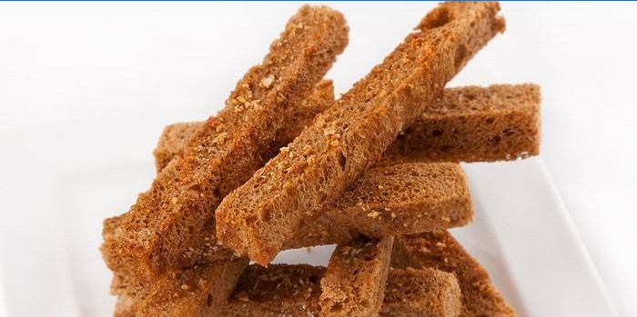 Rugbrødkrutonger med hvidløg
