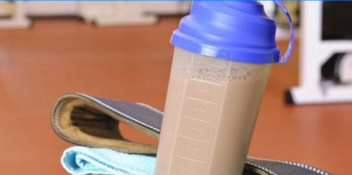 Chokolade-protein ryste i en ryster