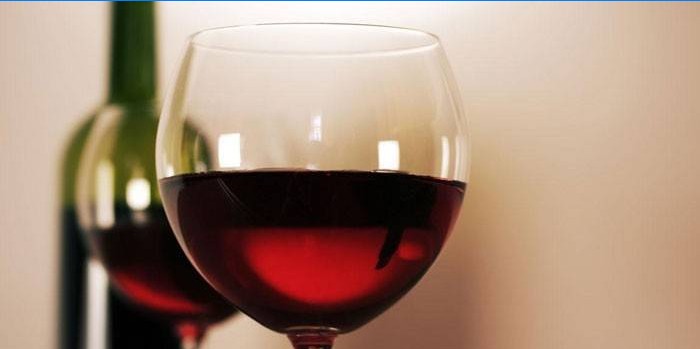 Rødvin i et glas