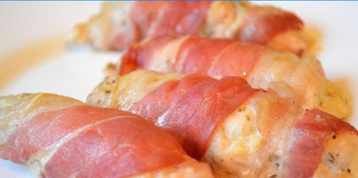 Kyllingefiletruller med bacon