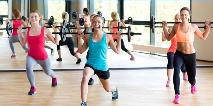 Gruppér aerobic med skægstænger