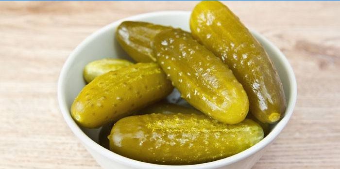 Pickles i en tallerken