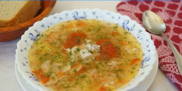 Kartoffelsuppe med hjemmelavede nudler