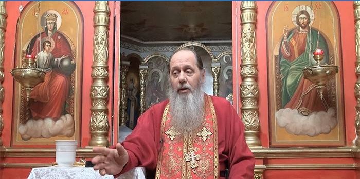 Ortodokse præst i templet