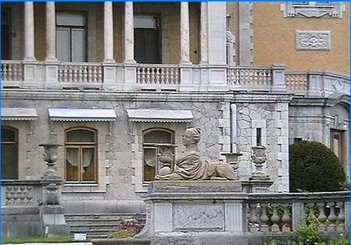 Fasade af Massandra-paladset
