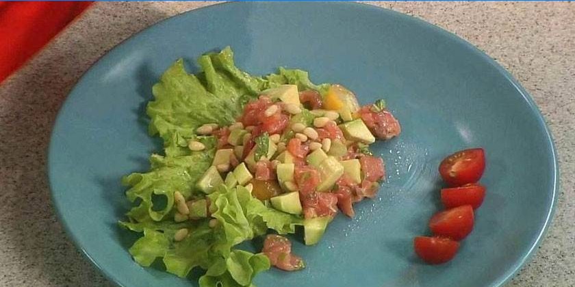 Avocado og ørredesalat