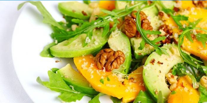 Med mango, avocado og ruccola