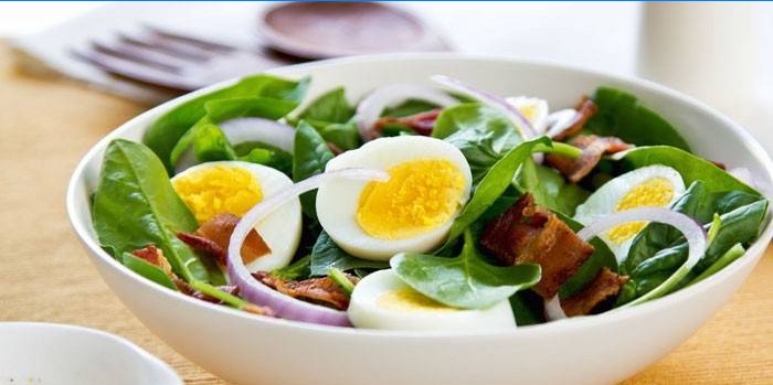 Salat i en tallerken