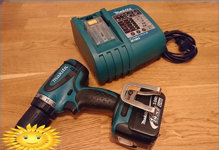 Makita DC18RA