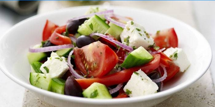 Græsk salat med fetaxa