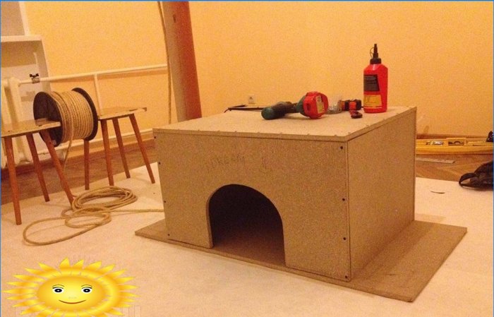 Hus til en kat lavet af spånplade