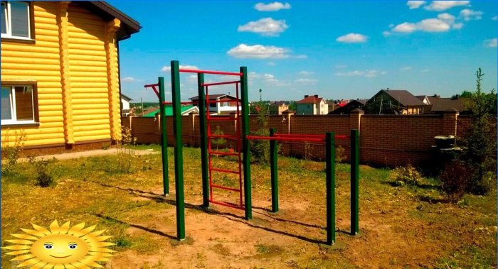 Gør-det-selv vandret bjælke til pull-ups på webstedet
